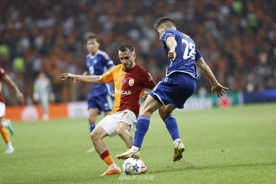 他不但在关 他不但在关