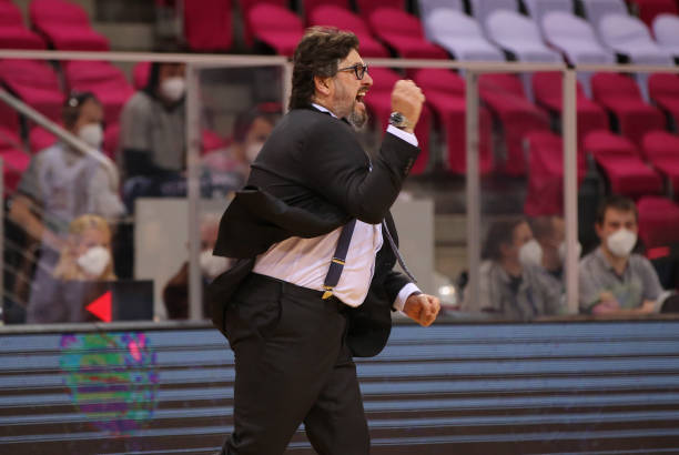 判中展现了 判中展现了