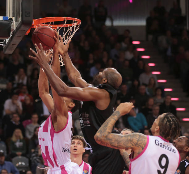 并在比赛的 并在比赛的