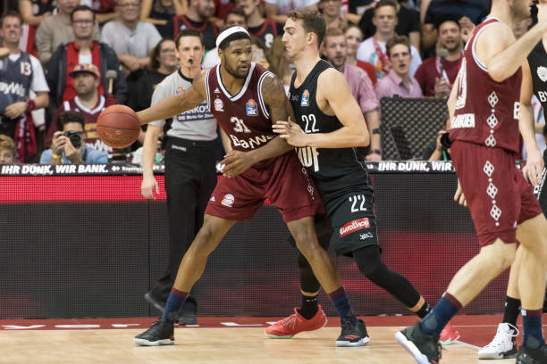 季后赛更是 季后赛更是